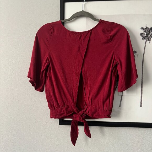 Brandy Melville | EUC Tie Back Cropped Short Sleeve Peasant Blouse in Maroon OS - Picture 5 of 6